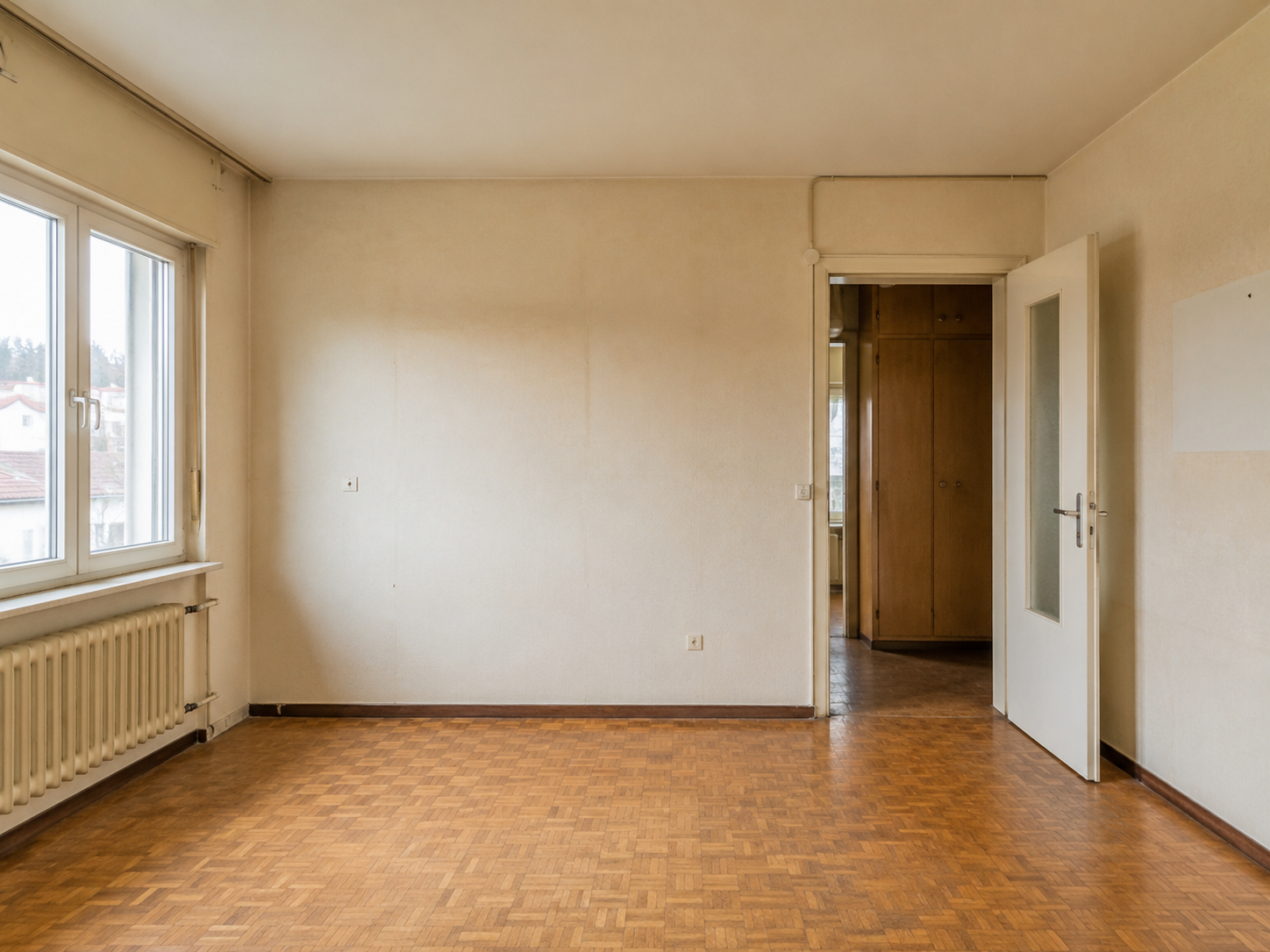 Wohnung vor der Entkernung mit älterem Innenausbau